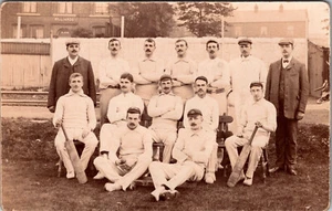 GREAT BRITAIN UNITED KINGDOM CRICKET TEAM OLD REAL PHOTO POSTCARD - Picture 1 of 2