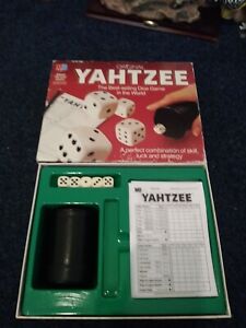 ORIGINAL YAHTZEE Dice Game by MB GAMES from 1982 *Missing Pencils*