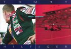 Vintage TOMMY HILFIGER 2-seitiger DRUCK AD 1994 TEAM LOTUS Formel 1 Rennteam