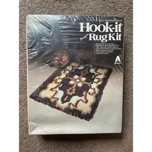 Vtg Vogart Latch Hook-it Rug Kit Spanish Motif 4312 Started 20x27 Mid Century - Picture 1 of 2