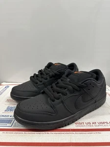 Nike SB Dunk Low Pro ‘Triple Black’ FJ1674 001 Size 7.5 - Picture 1 of 7