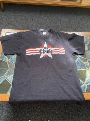 THE CLASH  STAR AND STRIPES  Tshirt VINTAGE 80’s Band Shirt fruit Of The Loom M - image 1 of 4