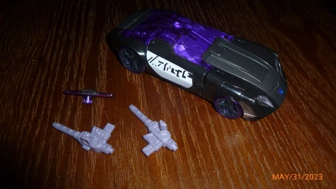 Transformers Generations WFC Siege Barricade Deluxe Figure Complete Cover