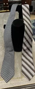 Set Of Two Ties! Tommy Hilfiger Mix Blend & Roundtree & Yorke 100 % Silk Tie. - Picture 1 of 7