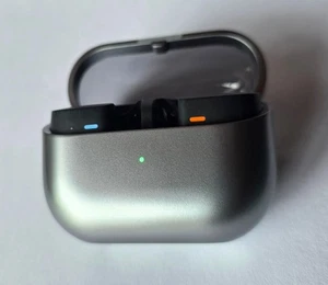 Unused Original Silver CHARGING CASE for Samsung Galaxy Buds3 Earbuds SM-R530 - Picture 1 of 12