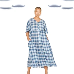 Ex Women's Plus Size Short Sleeve Check Tiered Smock Dress in Blue (Defect) - Picture 1 of 1