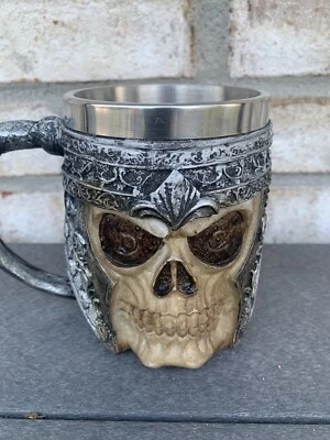 Guerrero Calavera Cerveza Piedra Vikingo Casco Taza de Café Halloween  Foto 1 de 4