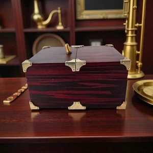 Capt. Jules' Straordinaria Scatola Inutile Macchina Contrazione ThinkGeek - Foto 1 di 5