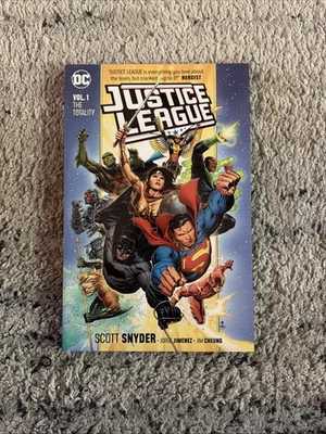 Justice League Vol 1 Totality DC Comics Scott Snyder TPB - Image 1 of 2