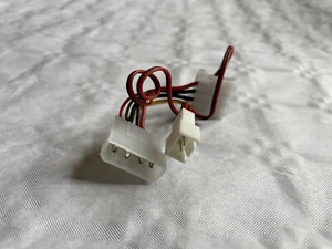 Power Adapter Cable 4 pin Molex male-female Extension to 2 wire fan - Afbeelding 1 van 2