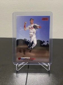 2023 Topps Stadium Club - Red Foil #144 Chipper Jones - Picture 1 of 2