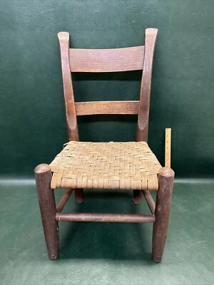 Nice Primitive Oak Antique 19TH C  CHILD'S Thumb Back WINDSOR - Image 1 of 4