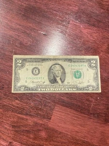 1976 $2 Two Dollar Bill US Note E24343197A - Picture 1 of 2