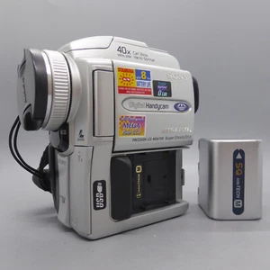 Sony Handycam DCR-PC110E Handheld MiniDV Camcorder Silver Tested - Picture 1 of 10
