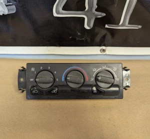 2001 2002 Chevy Silverado GMC Sierra 2500 3500 AC Heater Climate Controls - Picture 1 of 3