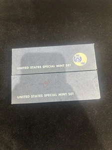 1966 And 1967 United States Special Mint Sets - Picture 1 of 5