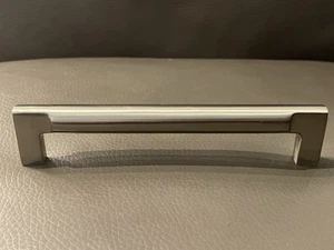 Manopola ferramenta restauro Corbyn 6" pull nichel satinato disegno ferramenta $60 - Foto 1 di 8