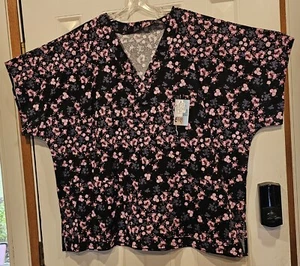 Mickey Mouse/Roses Scrub Top 3X Large Butterick #B4946 Homemade NEW! - Picture 1 of 3