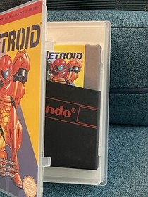 METROID- YELLOW LABEL- Classic Series( NES 1992) W/Box.  Good Condition