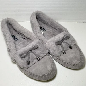 Nautica Women’s Slippers Rubber Soles Size 9 Gray Faux Suede Fuzzy Inner Shoes - Picture 1 of 9