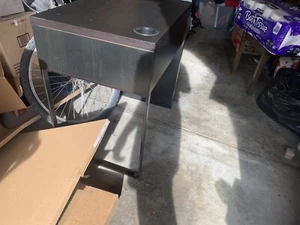 desk - Picture 1 of 3