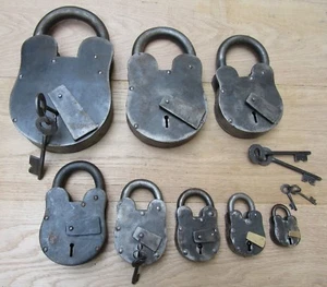 CANDADO DE HIERRO FUNDIDO De colección Rústico Victoriano antiguo tesoro pirata Cofre Puerta - Imagen 1 de 10