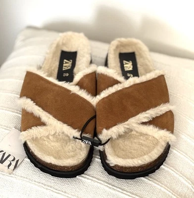 Chinelos femininos ZARA de pele sintética tamanho UE 39 EUA 8,5 sandálias forradas casuais confortáveis - Imagem 1 de 4