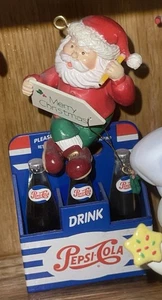 1997 Matrix Pepsi-Cola Christmas Ornament Santa on Pepsi 6 Pack Karton - Bild 1 von 1