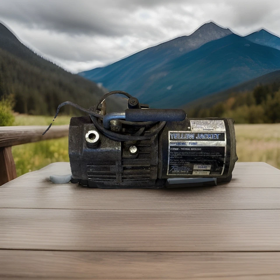 Bomba SuperEvac Yellow Jacket 93440 para amoníaco 4CFM funciona bien Foto 1 de 4