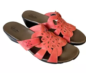 Clarks Bendables Sandals Size 10 M Coral Leather Adjustable Strap Slip On Slides - Picture 1 of 9