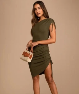 NUEVO CON ETIQUETAS LULUS XS Total Upgrade vestido verde acanalado de un hombro - Imagen 1 de 9