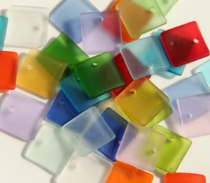 Große quadratische Anhänger Perlen, mittig gebohrt, 22 mm, SIE WÄHLEN DIE FARBE, 2 Stück - Bild 1 von 2