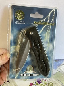 Smith and Wesson pocket knife model number CH 0028CP New 3” Blade - Picture 1 of 4