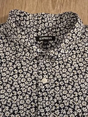 Camisa Express Manga Corta Para Hombre XL Azul y Blanco Floral Suave Lavado Abotonada Foto 1 de 4