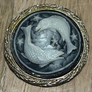Vintage CAMEO Brooch Fish Zodiac Horoscope Pisces Gold Tone - Picture 1 of 7