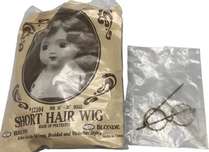 Peluca Muñeca Marrón Pelo Corto Rizado 18"-20" Alambre Dorado Gafas No Rubio Incluido - Imagen 1 de 1