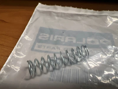 Nuevo resorte de émbolo obturador Polaris OEM 3130006 Trail RMK Indy 340 500 Scrambler Foto 1 de 4