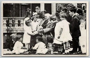Author-Poet James Whitcomb Riley, Greenfield Indiana; Children Gather Around Him - Bild 1 von 2