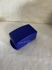 Plato de mantequilla grande azul de Tokio Tupperware Impressions dura hasta 1 libra - Imagen 1 de 5