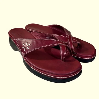 Clarks Sandals Womens 9 M Slide Red Leather Slip On Toe-Loop Vtg Y2K Block Heels - Image 1 of 4