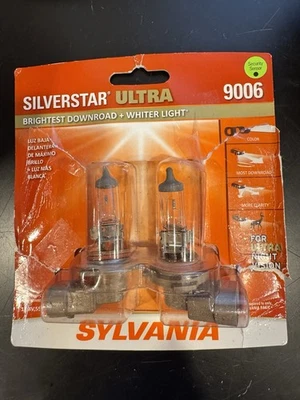Bombillas halógenas (par) para coche o moto Sylvania Ultra 9006: nuevas en paquete Foto 1 de 2