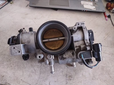 Throttle Body XW93-9E926-AD. Jaguar XK8 Xjr Xj8  1999-02   4.0L V8 Read Add  - Image 1 of 4