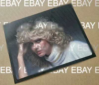 Estampa colorida original vintage 1980 Olivia Newton-John 8 x 10 #2 - Imagem 1 de 3