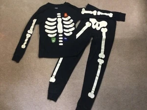VGUC Gymboree 12 Boys Kids L/S Halloween Glow in Dark Skeleton Black Pajamas PJs - Picture 1 of 12
