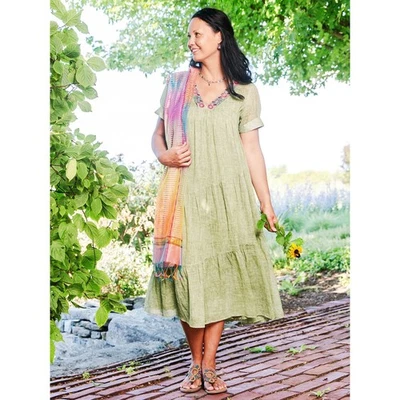 Vestido midi April Cornell bordado cuello en V en capas verde XXL mezcla de lino Foto 1 de 4