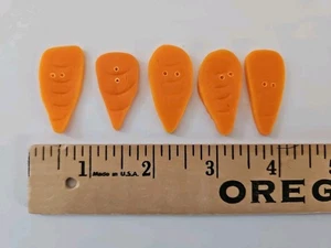5X Just Another Button Company XL CAROTA Pulsante in argilla polimerica per punto croce - Foto 1 di 2