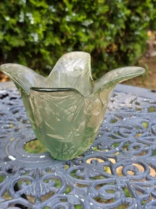 vintage green glass vase tulip or lily-shaped bowl vase candle holder - Picture 1 of 12