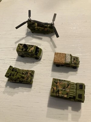 Hot Wheels Military Miniature 5 Pieces - Image 1 of 4