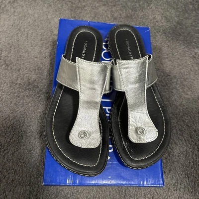 Chinelo Donald Pliner couro prata tamanho 8 - Imagem 1 de 4