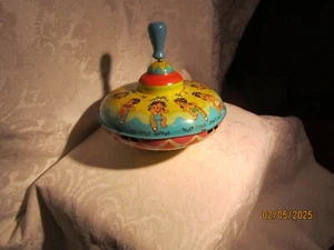 Top de metal vintage para niños con 10 pequeños indios hecho por Ohio Art - Imagen 1 de 9